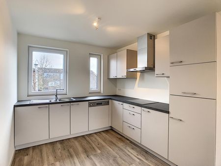 Recent tweeslaapkamer dakappartement met terras! - Photo 2