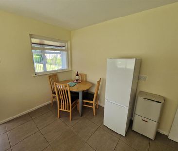2 bedroom detached bungalow to rent - Photo 5
