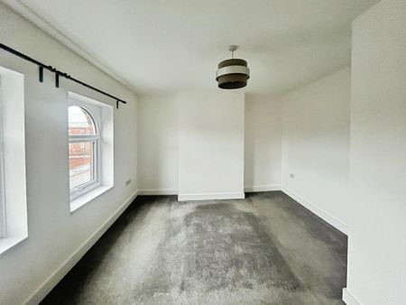 2 bedroom end of terrace house to rent - Photo 4