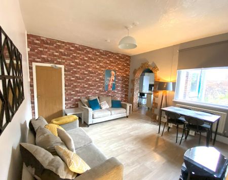 5 bedroom terraced house to rent - Photo 2