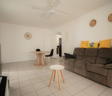 Location Appartement 4 pièces 82m² ST DENIS 97400 - Photo 4