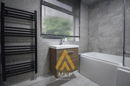 4 bedroom end of terrace house to rent - Photo 5