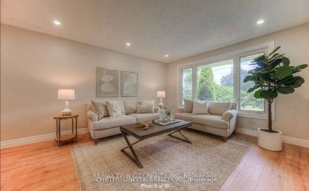 Detached Home For Lease | X8078650 - Photo 4