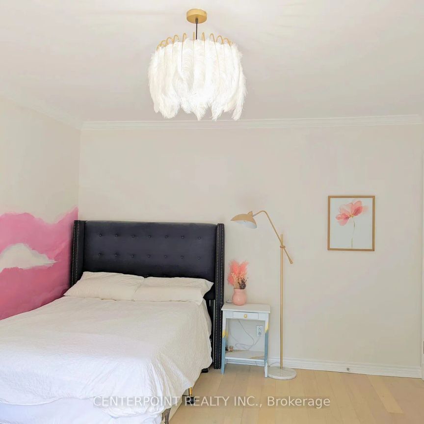 Detached Home For Lease | N9235799 - Photo 1