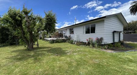 Private, Peaceful and Picture-Perfect — 3 Bedrooms + Large Carport - Photo 2