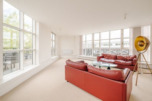 2 bedroom penthouse to rent - Photo 1