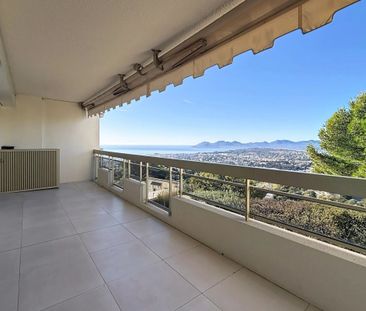 Superbe appartement de 3 pièces rénové avec vue mer - Photo 2