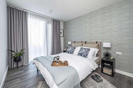 Cherry Park Lane, Stratford, E20 - Photo 2