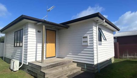 Cozy 3-Bedroom Home with Detached Garage on Grandview Road - Photo 5