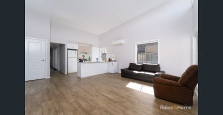 4 Bedrooms | 2 Bathrooms | Spacious Yard - Photo 2