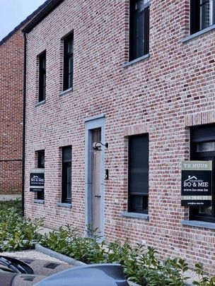 Nieuwbouw, gelijkvloers appartement met 2 slaapkamers en garage - Photo 1