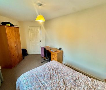 Filby Close - Photo 2