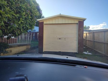 Charming 3BR Pakuranga Townhouse - Photo 4