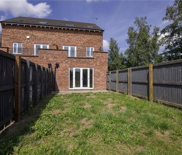 3 bedroom end of terrace house to rent - Photo 2