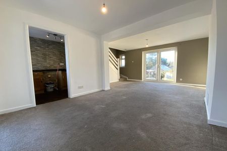 2 bedroom semi-detached house to rent - Photo 4