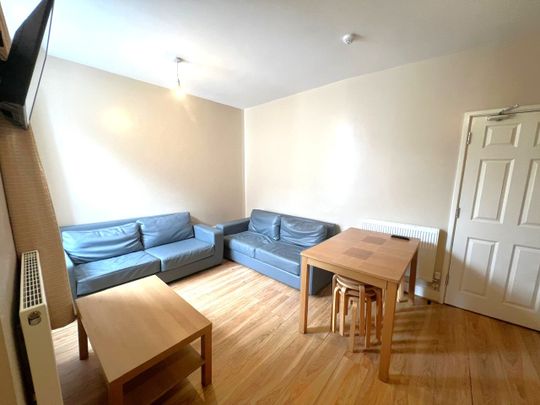 7 Bed Flat, Royal York Crescent, BS8 - Photo 1