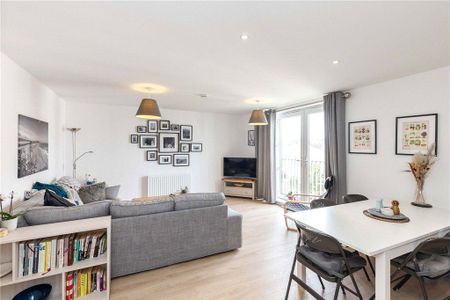 3 bedroom apartment to rent - Photo 4