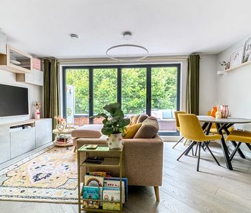 2 Bed Penthouse, Barrowgate Road, W4 - Photo 1