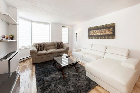 1050 Avenue Amesbury, #1221 - Photo 2