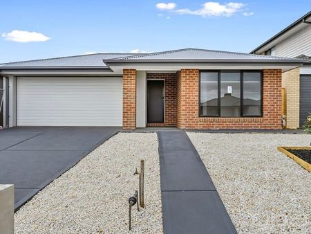 24 Dickens Street, STRATHTULLOH - Photo 2