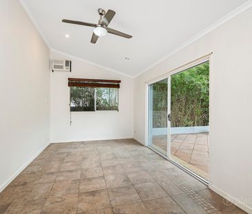 64 Illidge Street, Coorparoo QLD 4151 - House For Rent | Domain - Photo 2