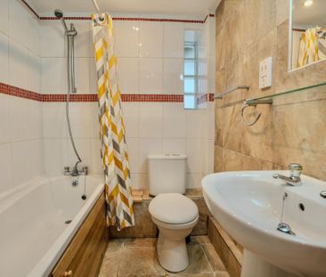 2 bedroom maisonette to rent - Photo 5