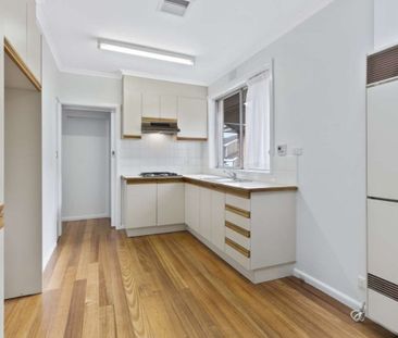 1/9 Iramoo Street, Balwyn - Photo 2