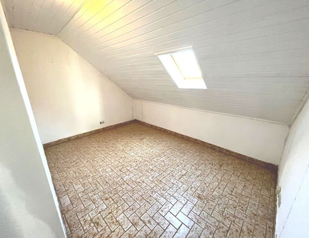 Helle 3-Zimmer-Dachgeschosswohnung mit Balkon in Langsur – Ideal für Paare oder Pendler - Photo 1