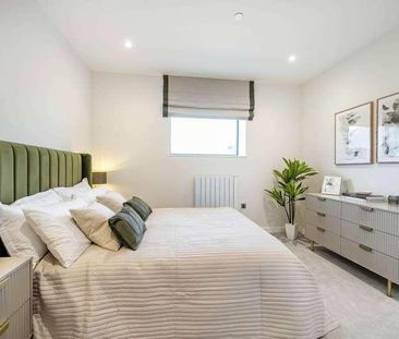 Chertsey, Surrey, KT16 - Photo 2