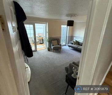 3 bedroom semi-detached house to rent - Photo 2
