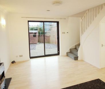 Leventhorpe Court, Oulton, Leeds - Photo 1