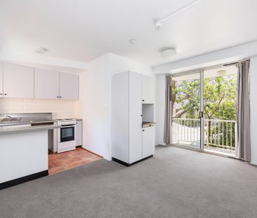 215/4-14 Roslyn Gardens, Rushcutters Bay NSW 2011 - Studio For Rent... - Photo 2
