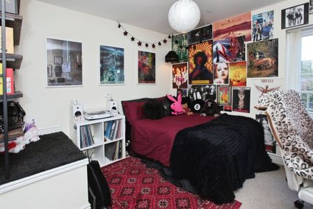 Heron Drive, Penallta, HENGOED - Photo 4