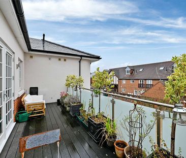 A centrally located two bedroom first floor apartment with private ... - Photo 3