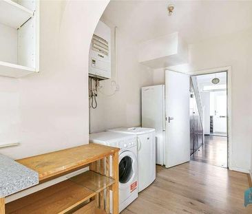 Bowes Road, Arnos Grove, London, N11 - Photo 6