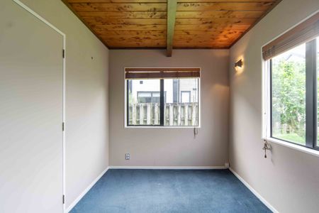 Three Bedroom Oasis - Photo 5