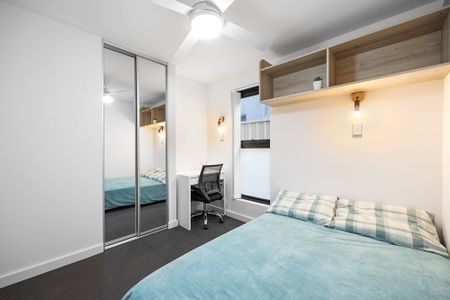 7-bedroom shared house / townhouse, Woodmere Avenue - Photo 4