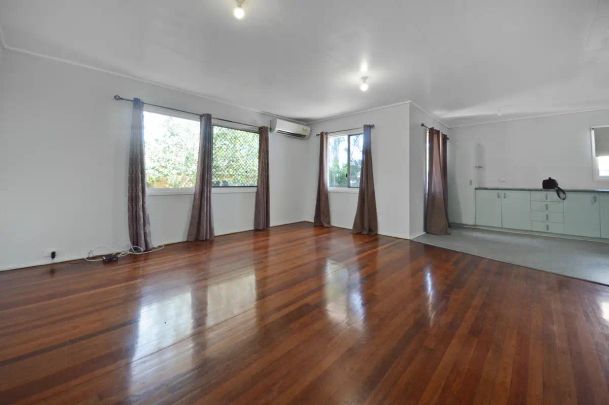 “Charming Inala Home at Unbeatable Price!” - Photo 1