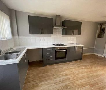 3 bedroom property with land to rent - Photo 3