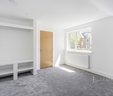3 bedroom house to rent Queens Road, Haywards Heath, West Sussex, RH16 - Photo 1