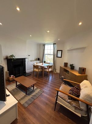 2 Bed Flat, Deloraine House, SE8 - Photo 1