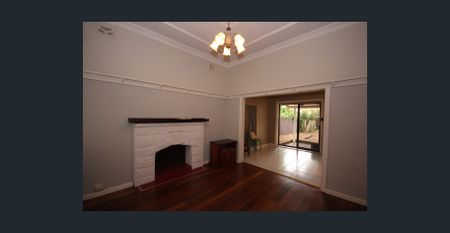 2 x1 House in Great Location! - Photo 2