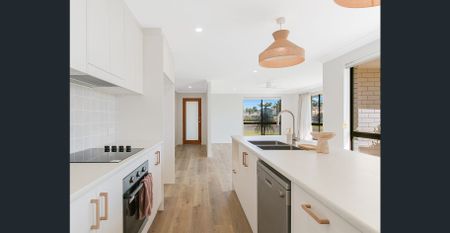 Modern and Stylish Newly Refurbished Home - Photo 5