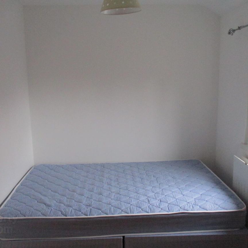 Great 4 Bedroom Student Apartment, 16b Rugby Avenue, BT71RG, Belfast - Photo 1