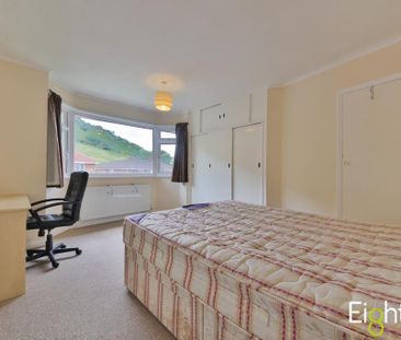 4 bedroom terraced house to rent - Photo 4