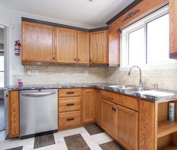 For Lease - 1286 Sunningdale Avenue, Oshawa, Ontario - Photo 2