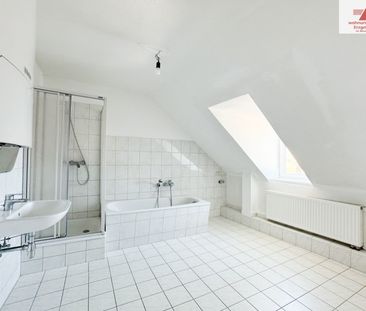 Gemütliche 2-Raum Dachgeschoss-Wohnung mit Dachterrasse direkt im Zentrum von Annaberg! - Foto 5