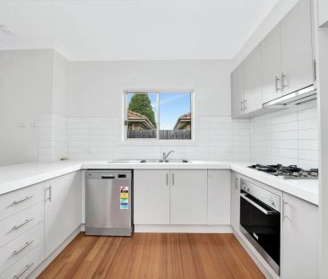 2/6 Darebin Boulevard, Reservoir VIC 3073 - Photo 3