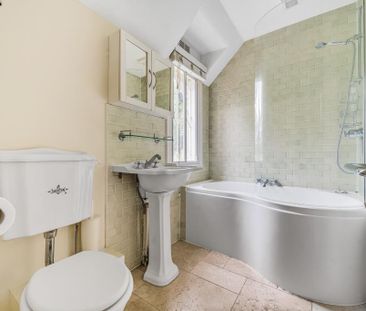 3 bedroom semi-detached house to rent - Photo 4