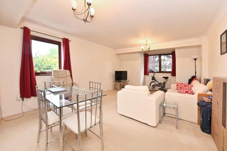 1 bedroom flat to rent - Photo 2